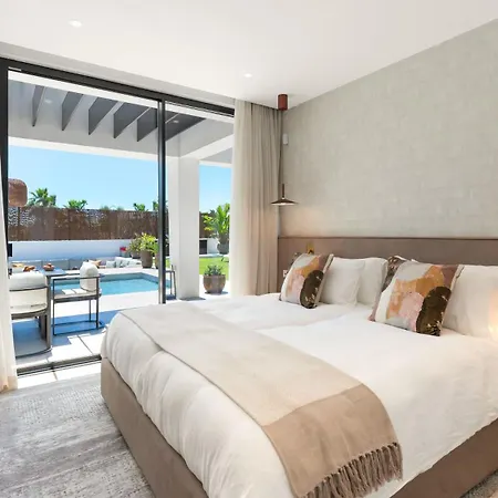 Vacation I Thyma, Brand-new Villa, Swimming-pool, Cinema And Bar, Minutes From The Marina And The