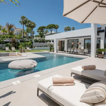 Villa Vacation I Thyma, Brand-new Villa, Swimming-pool, Cinema And Bar, Minutes From The Marina And The Marbella