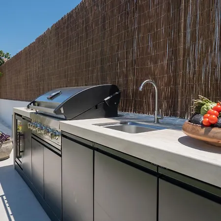 Vacation I Thyma, Brand-new Villa, Swimming-pool, Cinema And Bar, Minutes From The Marina And The Marbella