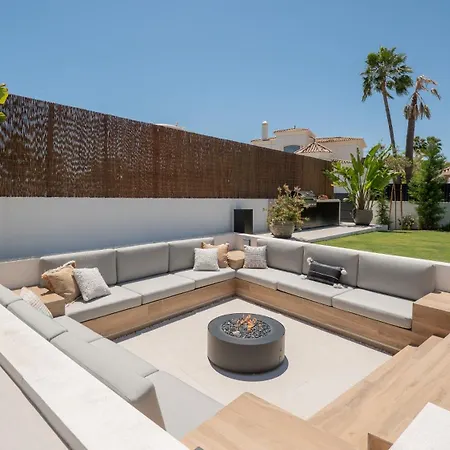 Vacation I Thyma, Brand-new Villa, Swimming-pool, Cinema And Bar, Minutes From The Marina And The Villa Marbella