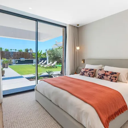 Vacation I Thyma, Brand-new Villa, Swimming-pool, Cinema And Bar, Minutes From The Marina And The Villa Marbella