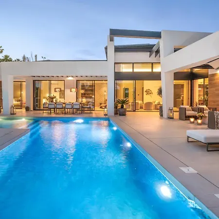 Vacation I Thyma, Brand-new Villa, Swimming-pool, Cinema And Bar, Minutes From The Marina And The *