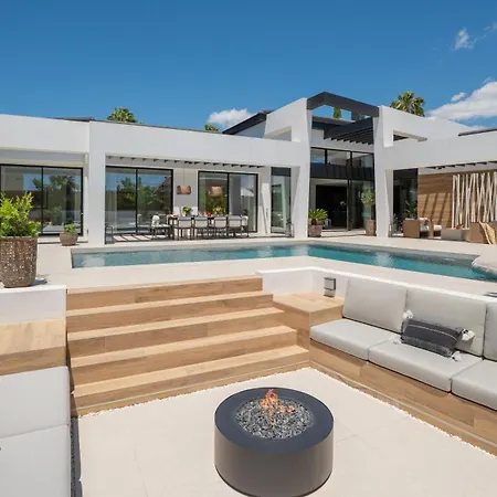 Villa Vacation I Thyma, Brand-new Villa, Swimming-pool, Cinema And Bar, Minutes From The Marina And The Marbella