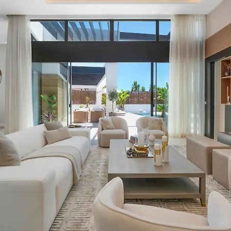 Vacation I Thyma, Brand-new Villa, Swimming-pool, Cinema And Bar, Minutes From The Marina And The Marbella