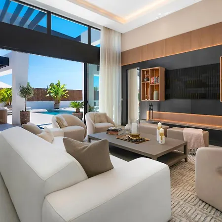 Villa Vacation I Thyma, Brand-new Villa, Swimming-pool, Cinema And Bar, Minutes From The Marina And The